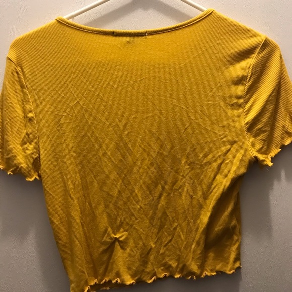 yellow shirt cropped - Picture 2 of 3